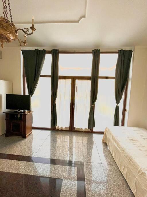 Domus Pretorio, Centro Apartamento *